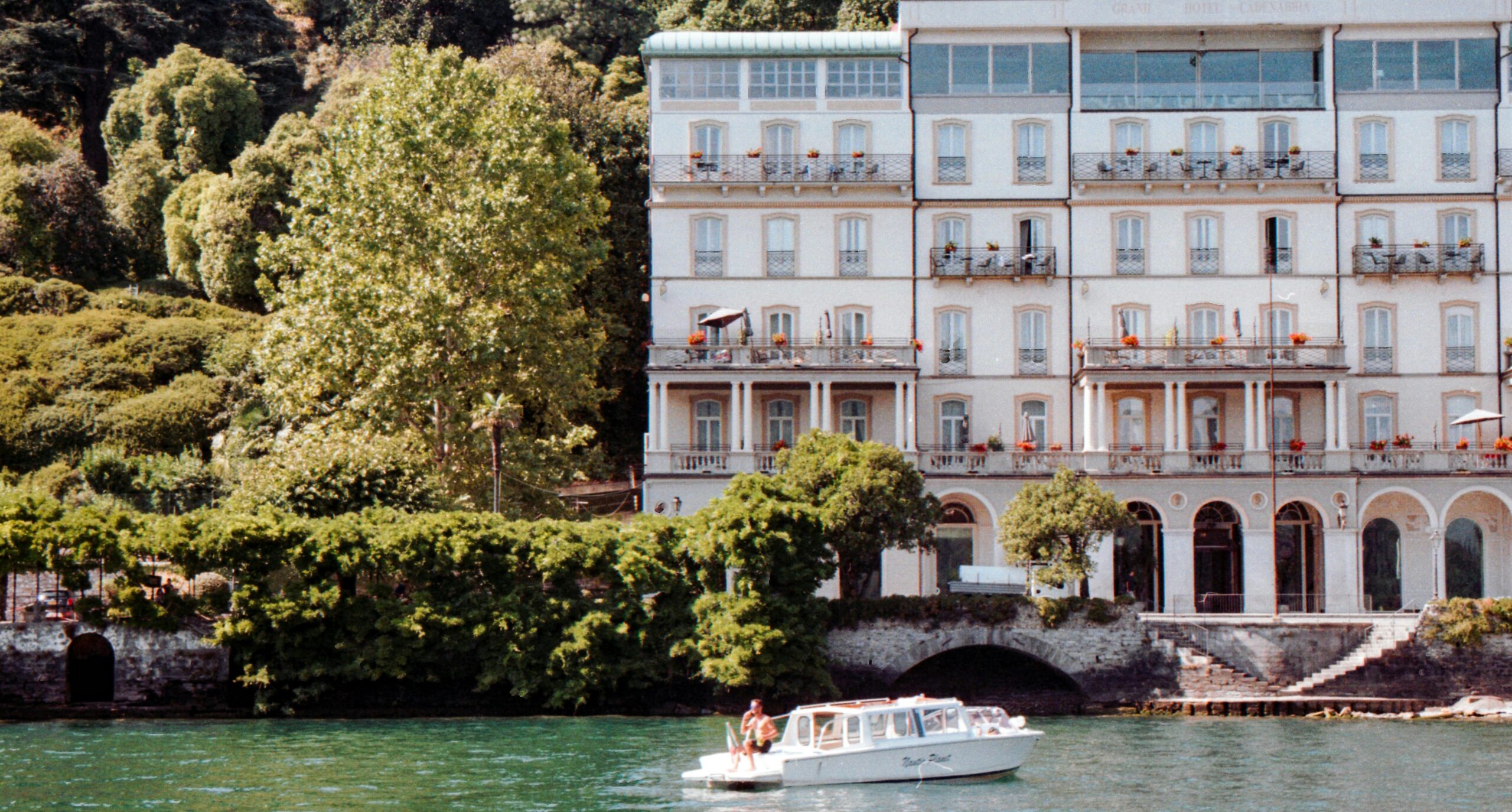 Introduction - Check-in-Spots